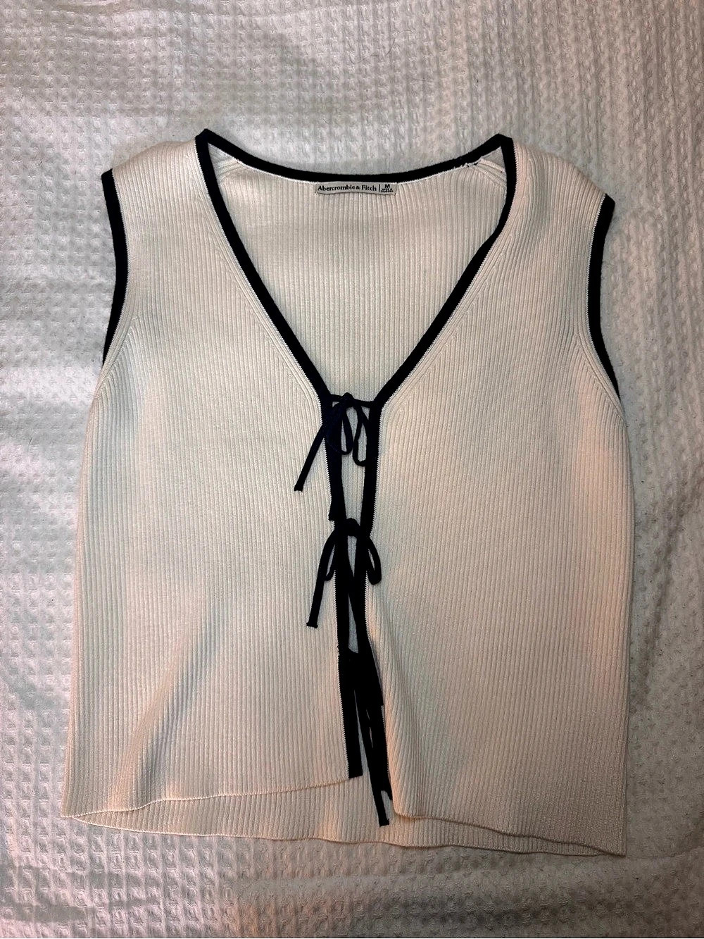Abercrombie & Fitch Tie-Front V-Neck Sweater Vest Cream & Black Size Medium